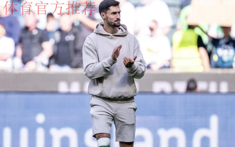 门兴官方：克莱因丁斯特成功接收膝关节手术，预计缺战数周